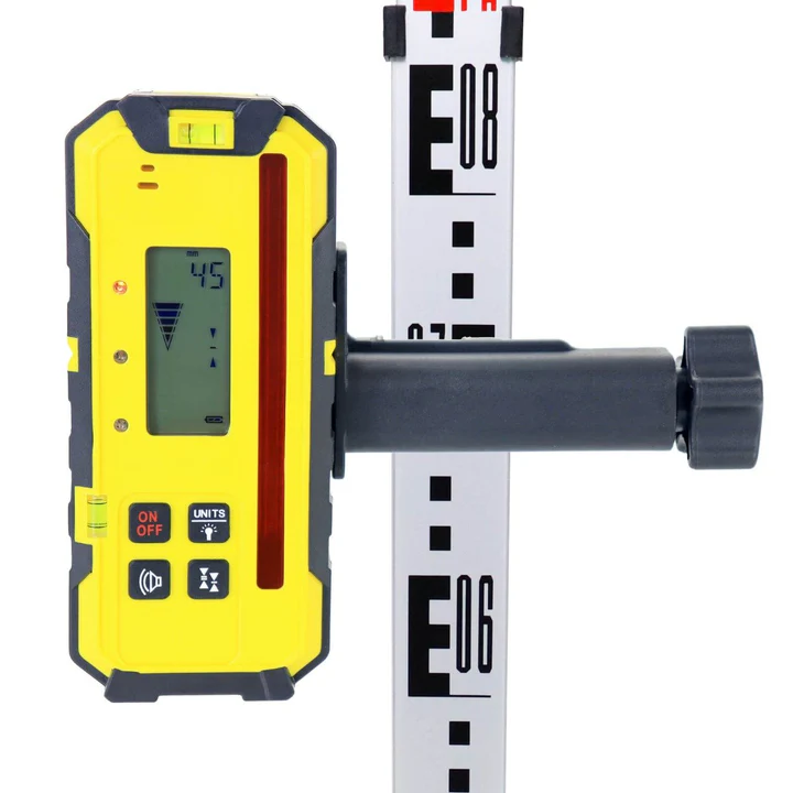 Rotačný sklonový laser FKD FRE-203XTG + statív s kľukou + flexi lata